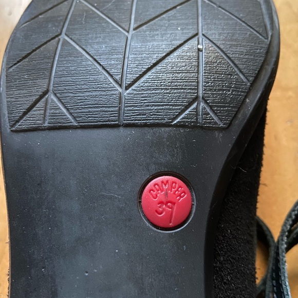 Low healed black sued shoes - Picture 8 of 10